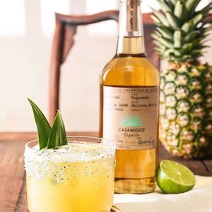 2. Tequila Reposado Casamigos 