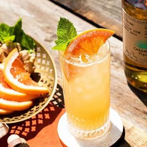 4. Tequila Reposado Casamigos 